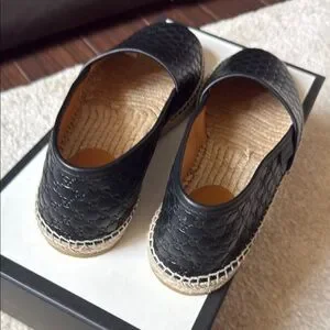 Gucci | Shoes | Gucci Black Loafers Slipons With Intricate  display picture 1